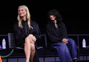 Gwyneth Paltrow / GwynethPaltrow nude photo #0735