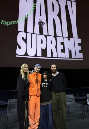 Gwyneth Paltrow / GwynethPaltrow nude photo #0736