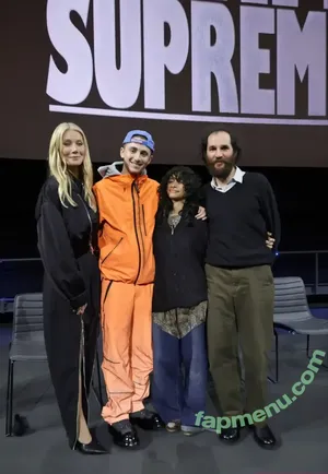 Gwyneth Paltrow / GwynethPaltrow nude photo #0737