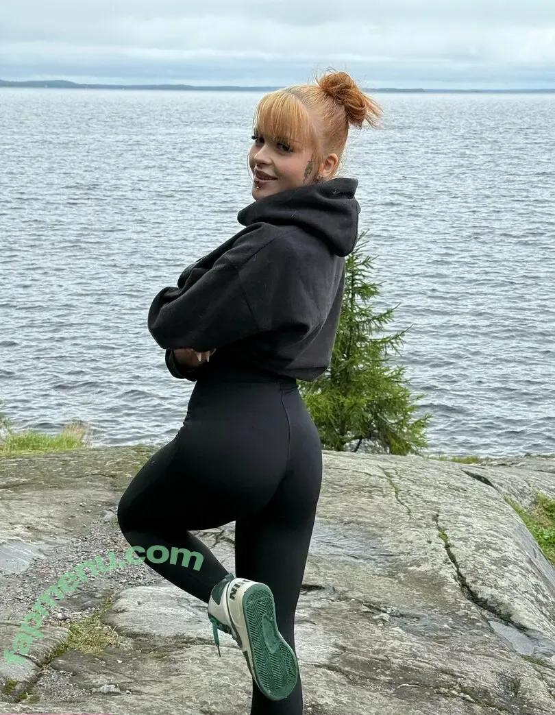 gyberhoroilmainen nude photo #0036 (gyberhoroilmainen)