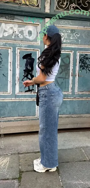 Gymgona nude photo #0059