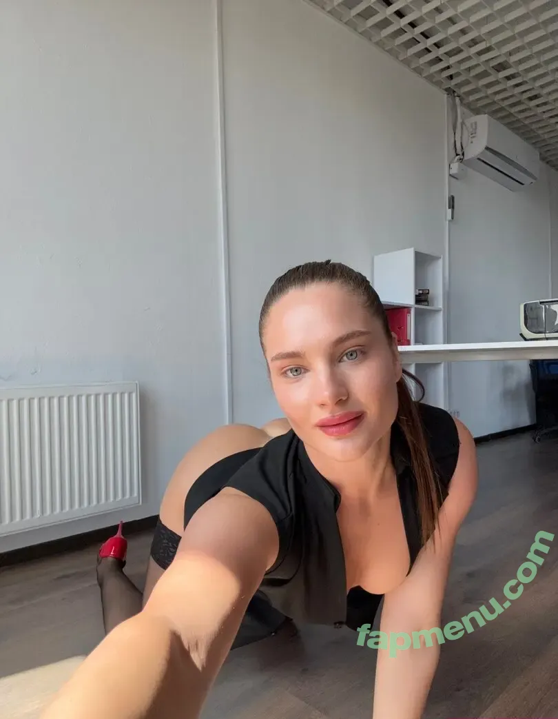 gymnasticgirl nude photo #0127 (alice1white_)