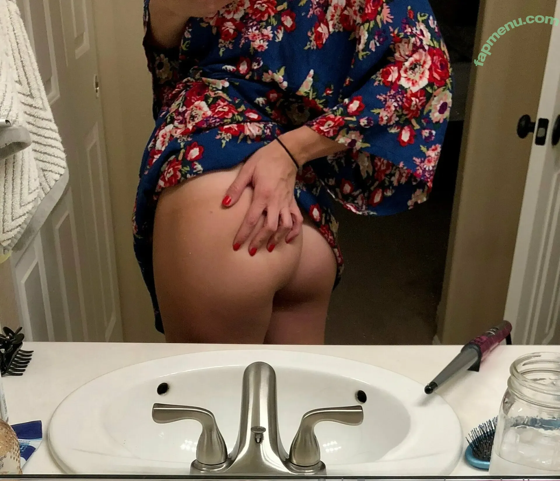 gypsyhallow nude photo #0044 (gypsyhollowartistry)