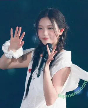 Haerin / Jeans / NewJeans_twt / newjeans_official nude photo #0042