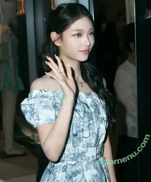 Haerin / Jeans / NewJeans_twt / newjeans_official nude photo #0064