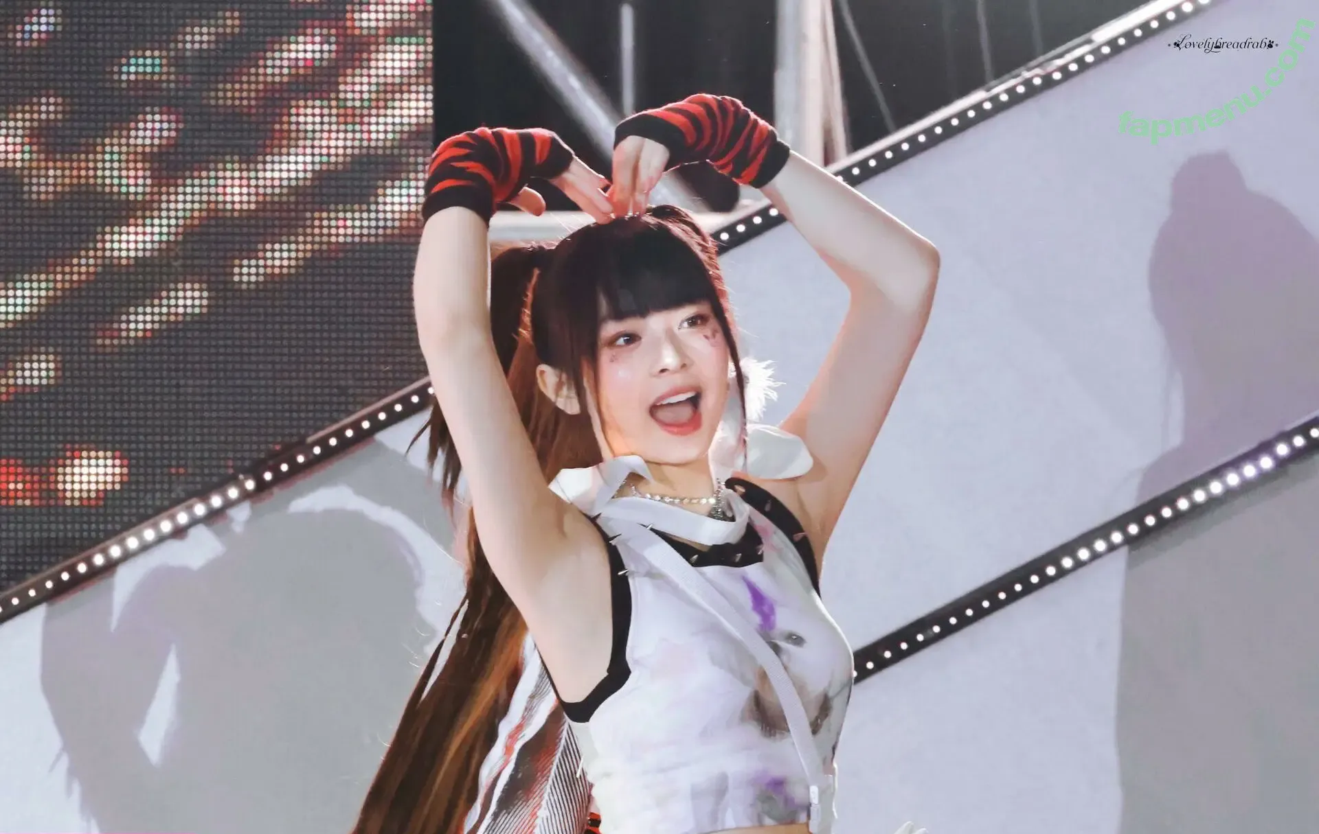 Haerin nude photo #0001 (Jeans / NewJeans_twt / newjeans_official)