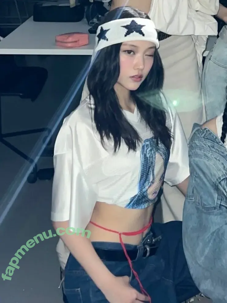 Haerin nude photo #0006 (Jeans / NewJeans_twt / newjeans_official)