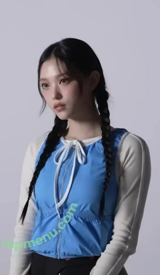 Haerin nude photo #0018 (Jeans / NewJeans_twt / newjeans_official)