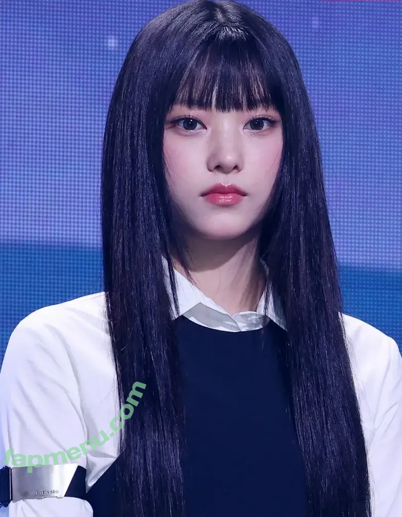 Haerin nude photo #0028 (Jeans / NewJeans_twt / newjeans_official)