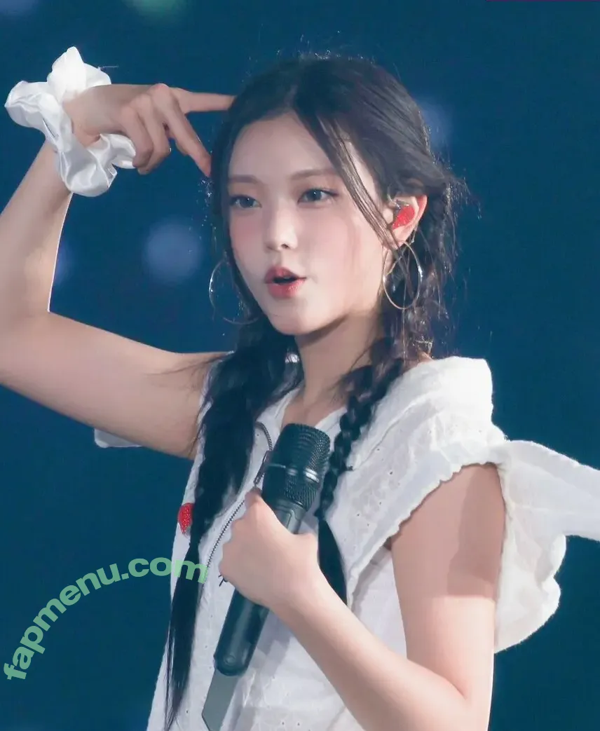 Haerin nude photo #0045 (Jeans / NewJeans_twt / newjeans_official)