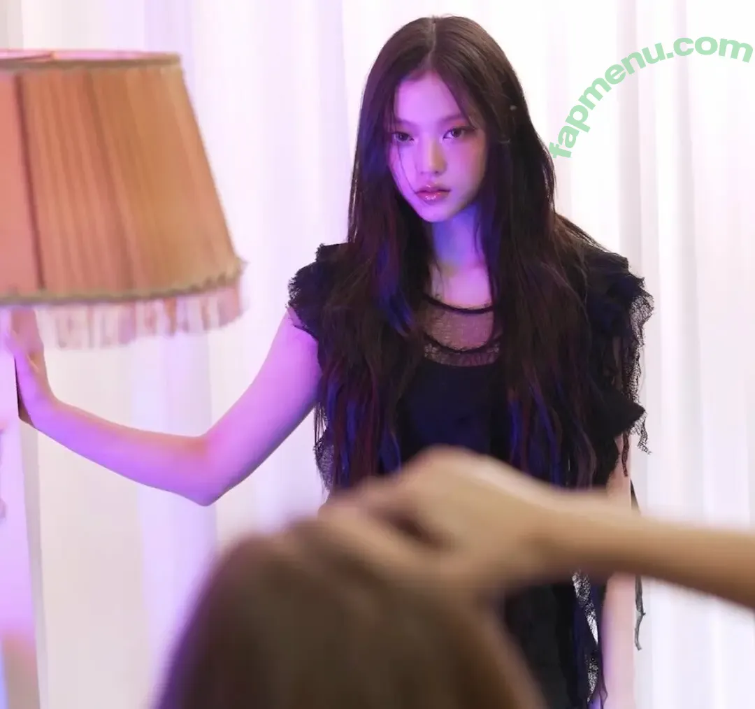 Haerin nude photo #0051 (Jeans / NewJeans_twt / newjeans_official)