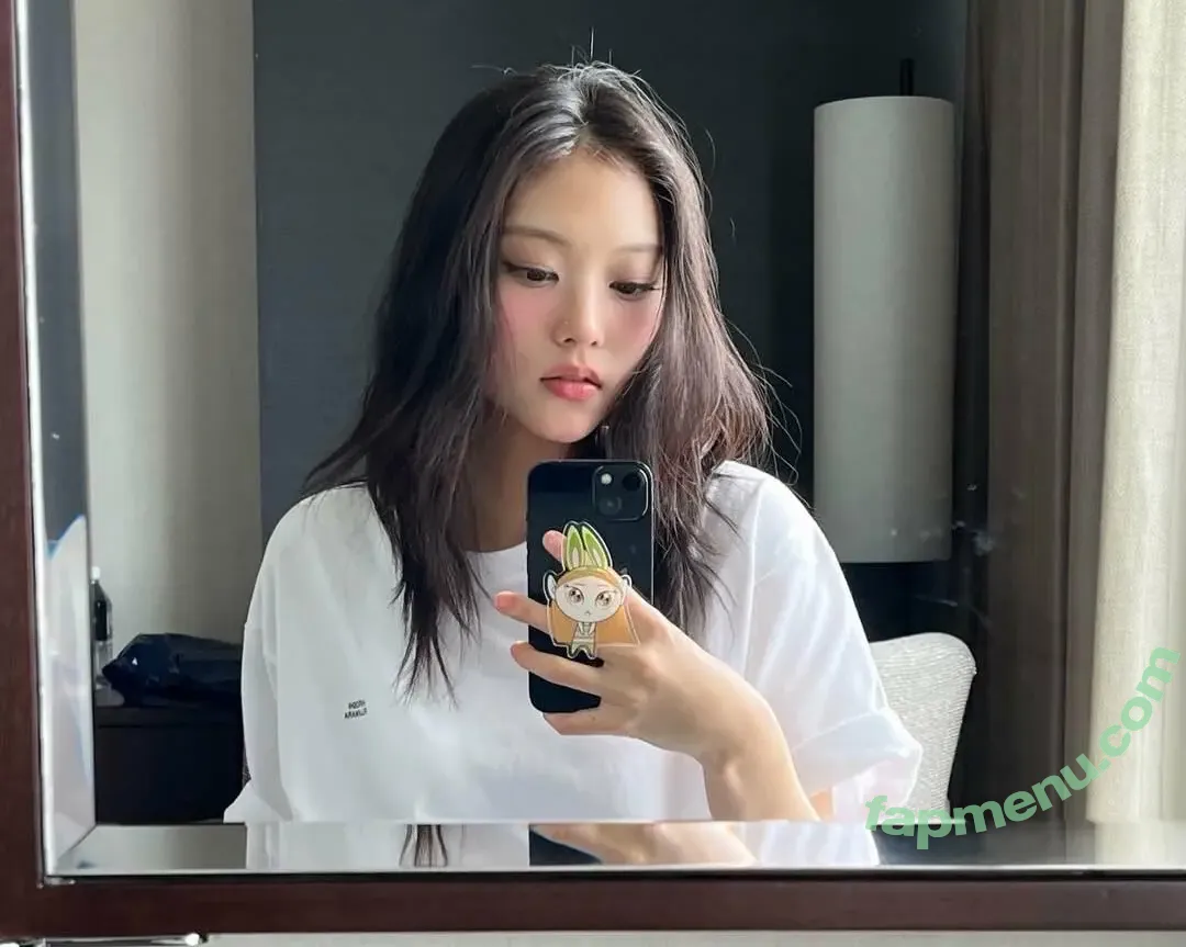 Haerin nude photo #0056 (Jeans / NewJeans_twt / newjeans_official)