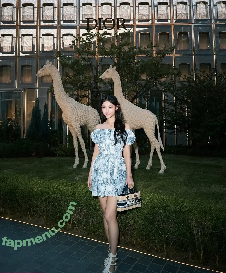 Haerin nude photo #0065 (Jeans / NewJeans_twt / newjeans_official)