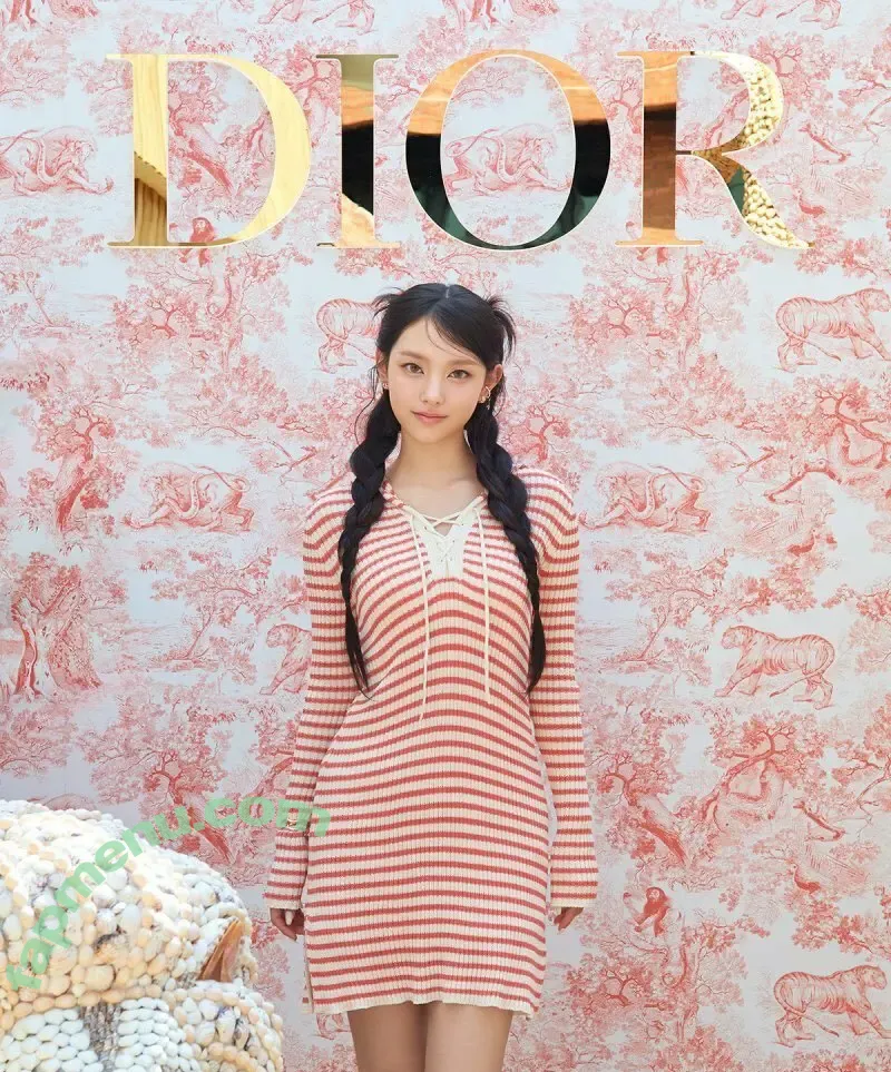 Haerin nude photo #0069 (Jeans / NewJeans_twt / newjeans_official)