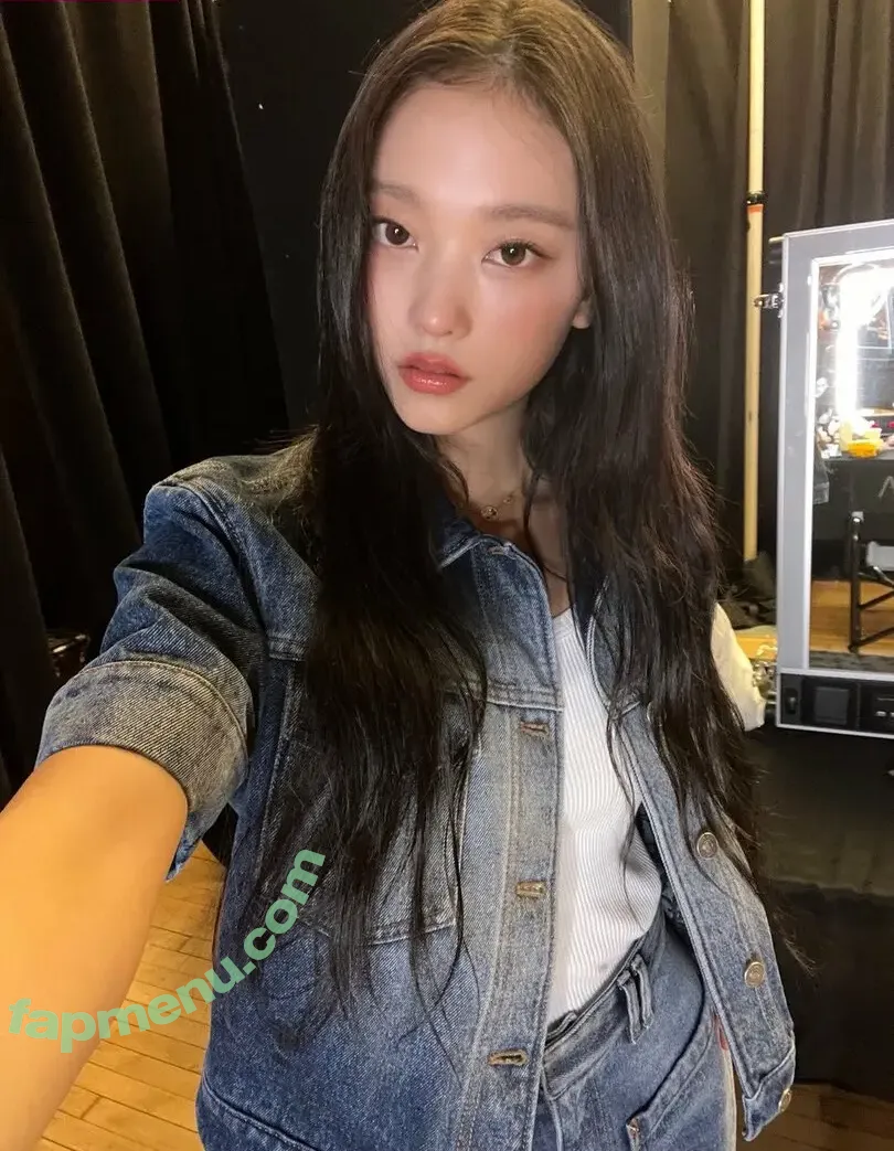 Haerin nude photo #0075 (Jeans / NewJeans_twt / newjeans_official)