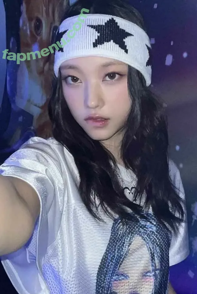 Haerin nude photo #0082 (Jeans / NewJeans_twt / newjeans_official)