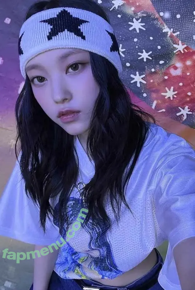 Haerin nude photo #0083 (Jeans / NewJeans_twt / newjeans_official)