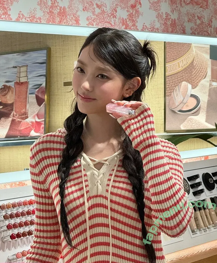 Haerin nude photo #0087 (Jeans / NewJeans_twt / newjeans_official)