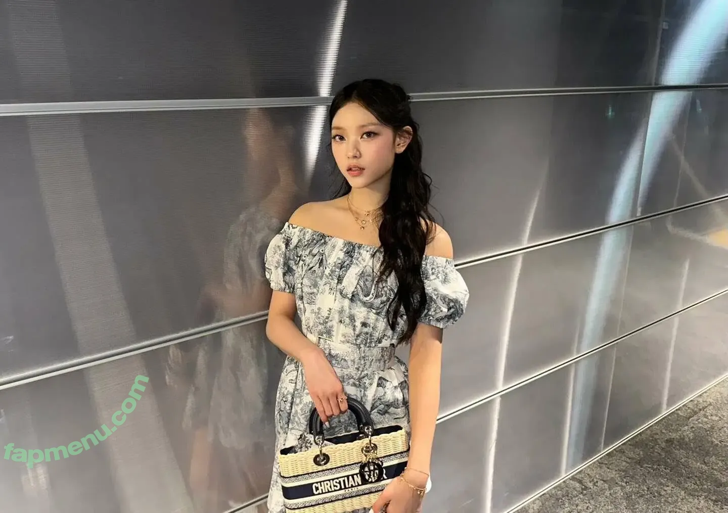 Haerin nude photo #0092 (Jeans / NewJeans_twt / newjeans_official)