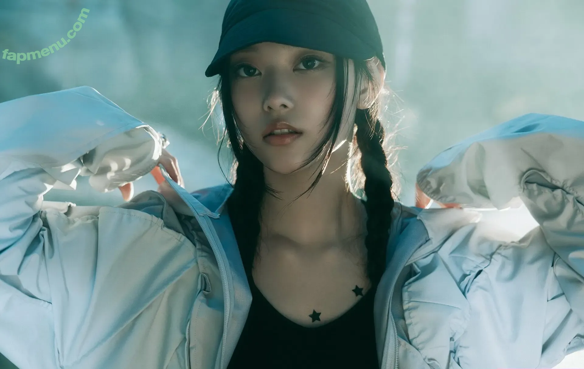 Haerin nude photo #0103 (Jeans / NewJeans_twt / newjeans_official)