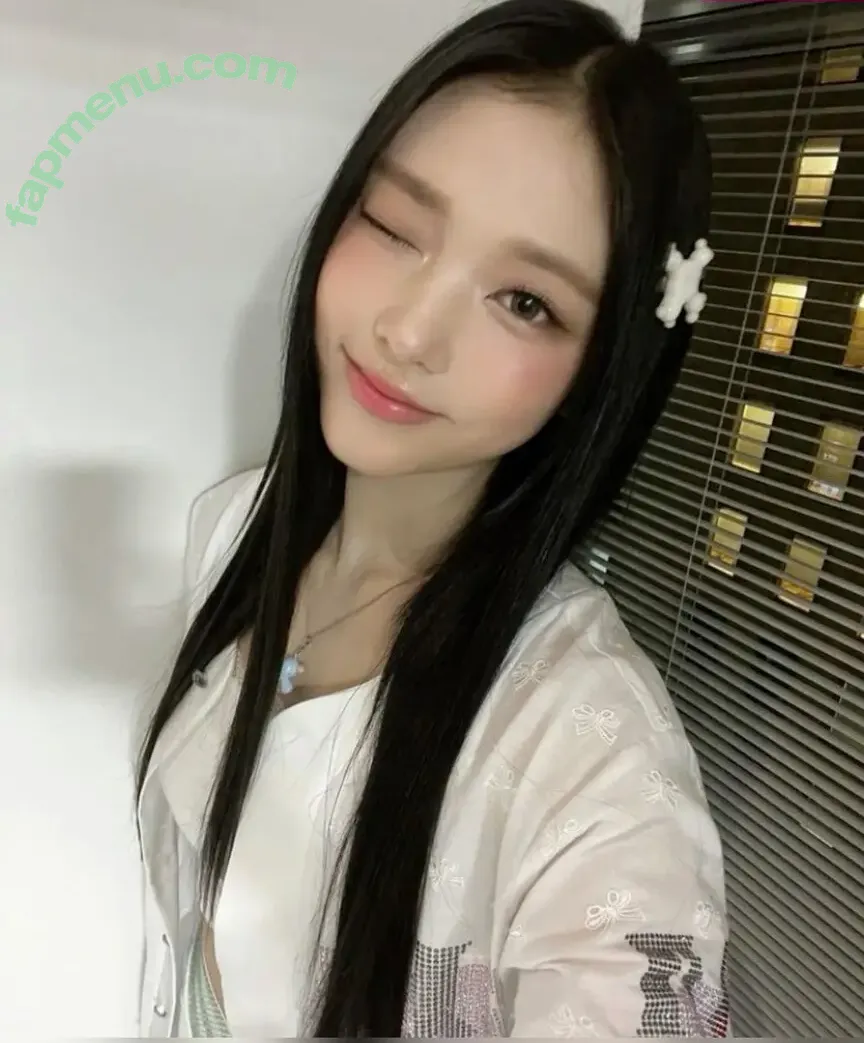 Haerin nude photo #0110 (Jeans / NewJeans_twt / newjeans_official)