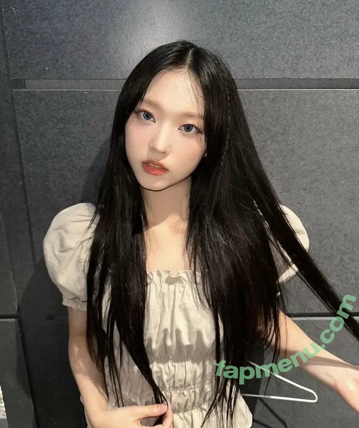 Haerin nude photo #0111 (Jeans / NewJeans_twt / newjeans_official)