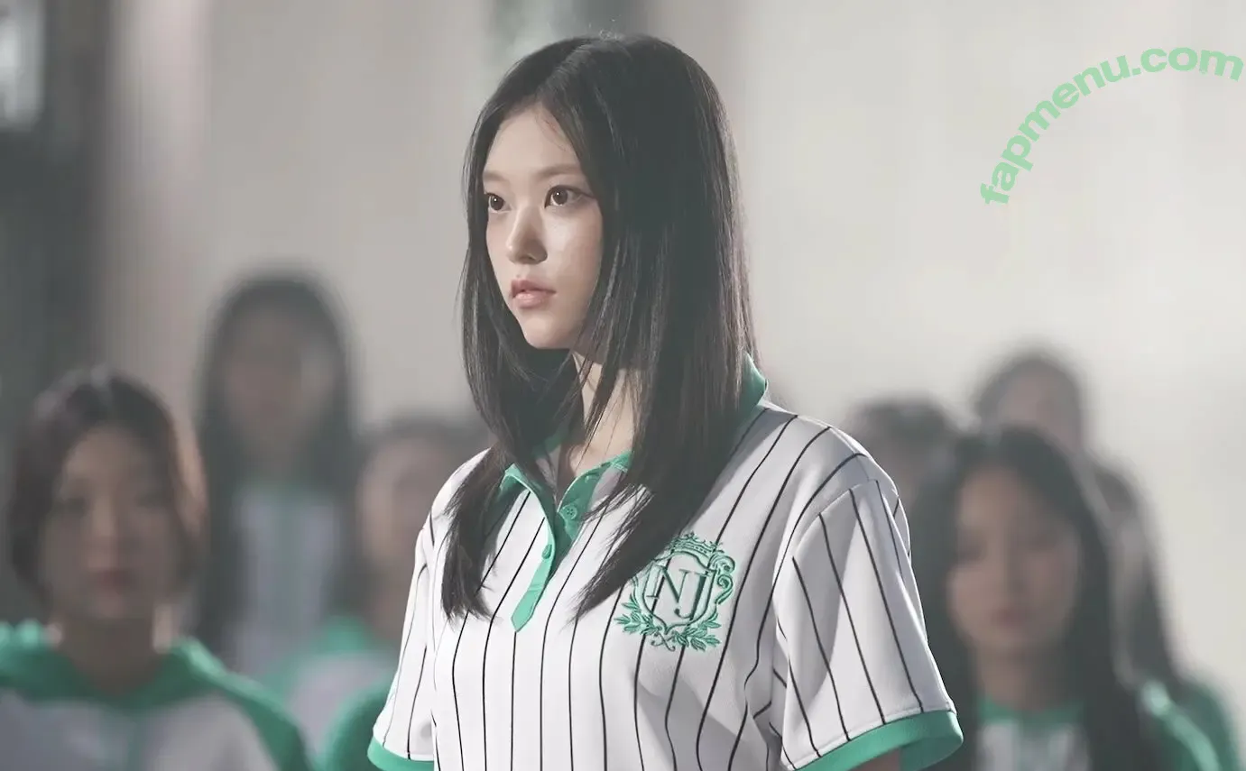 Haerin nude photo #0113 (Jeans / NewJeans_twt / newjeans_official)