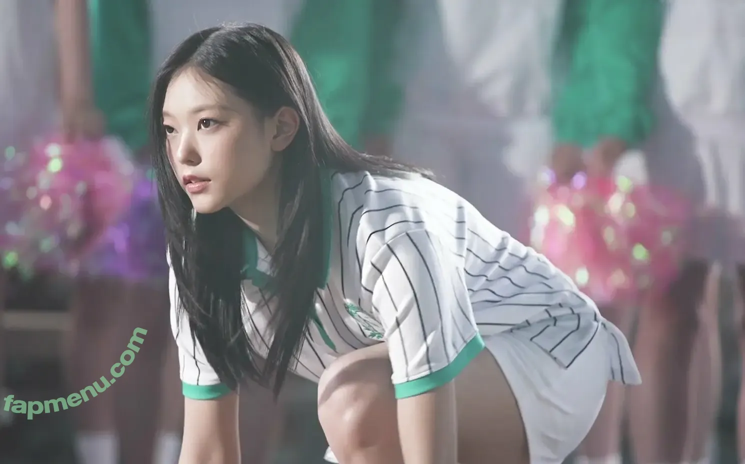 Haerin nude photo #0115 (Jeans / NewJeans_twt / newjeans_official)