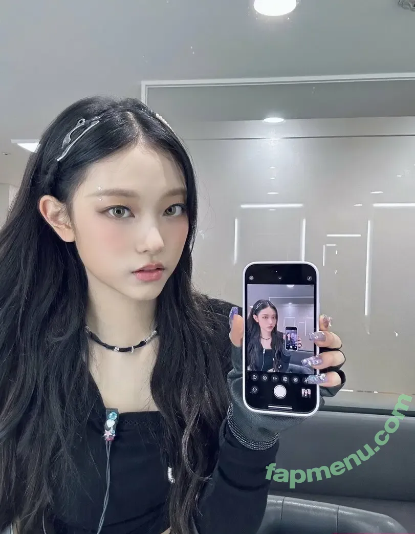 Haerin nude photo #0121 (Jeans / NewJeans_twt / newjeans_official)