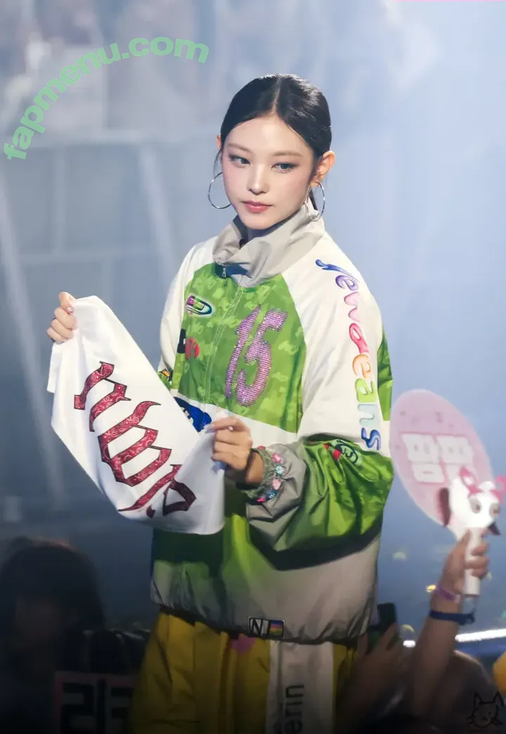 Haerin nude photo #0127 (Jeans / NewJeans_twt / newjeans_official)