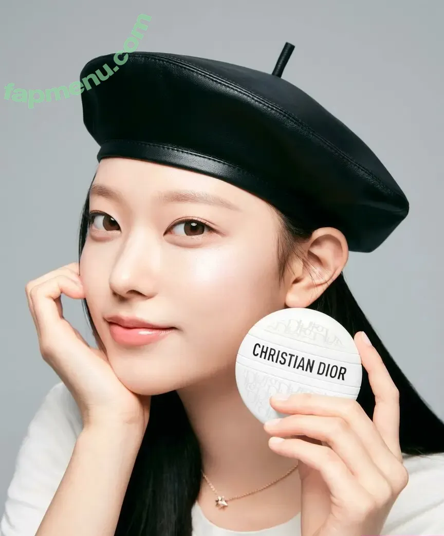 Haerin nude photo #0138 (Jeans / NewJeans_twt / newjeans_official)