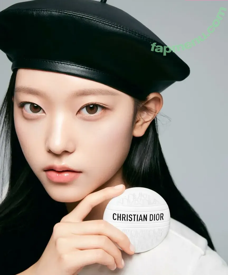 Haerin nude photo #0139 (Jeans / NewJeans_twt / newjeans_official)