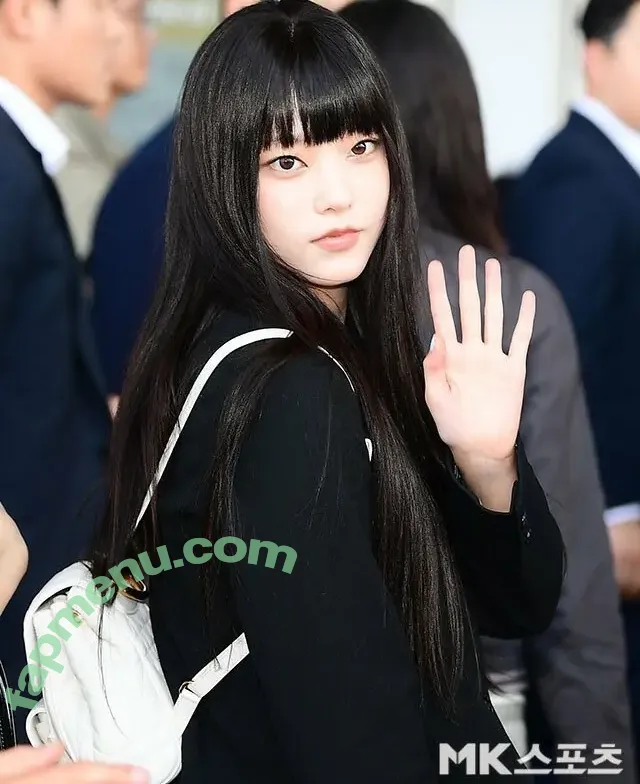 Haerin nude photo #0147 (Jeans / NewJeans_twt / newjeans_official)