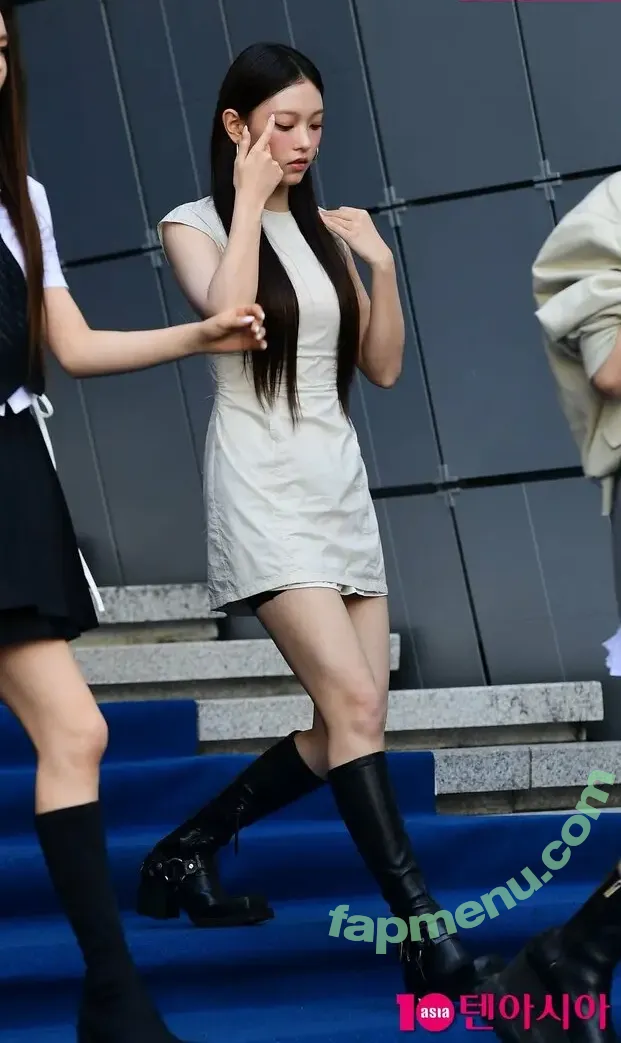 Haerin nude photo #0153 (Jeans / NewJeans_twt / newjeans_official)