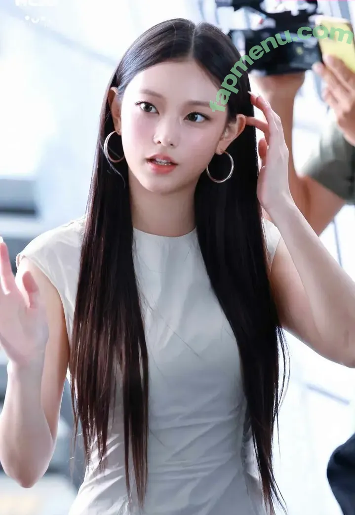 Haerin nude photo #0155 (Jeans / NewJeans_twt / newjeans_official)