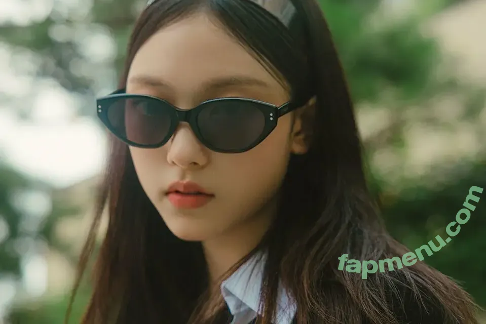 Haerin nude photo #0165 (Jeans / NewJeans_twt / newjeans_official)