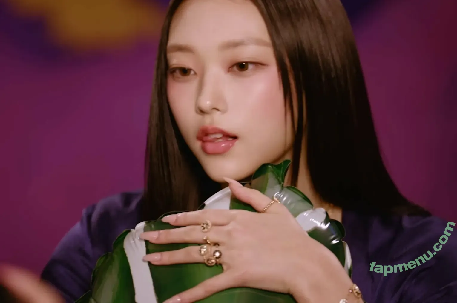 Haerin nude photo #0173 (Jeans / NewJeans_twt / newjeans_official)