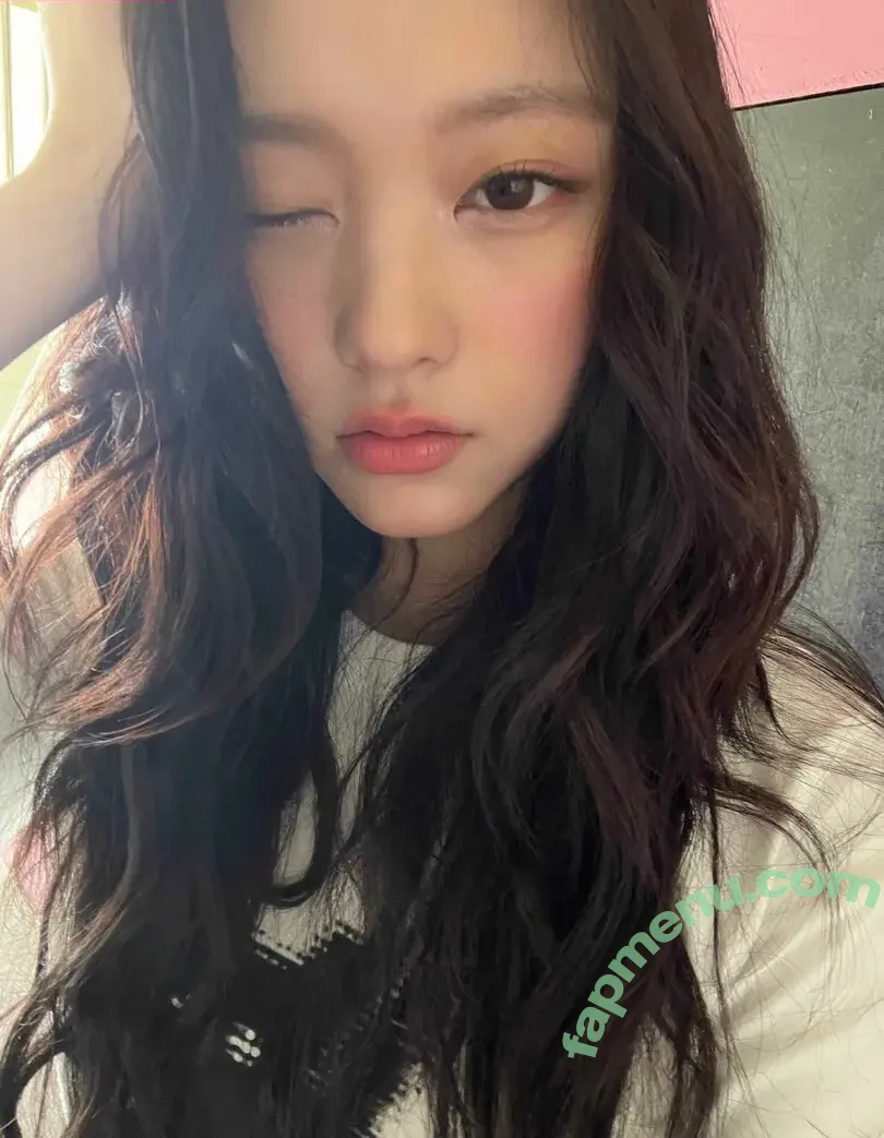 Haerin nude photo #0178 (Jeans / NewJeans_twt / newjeans_official)