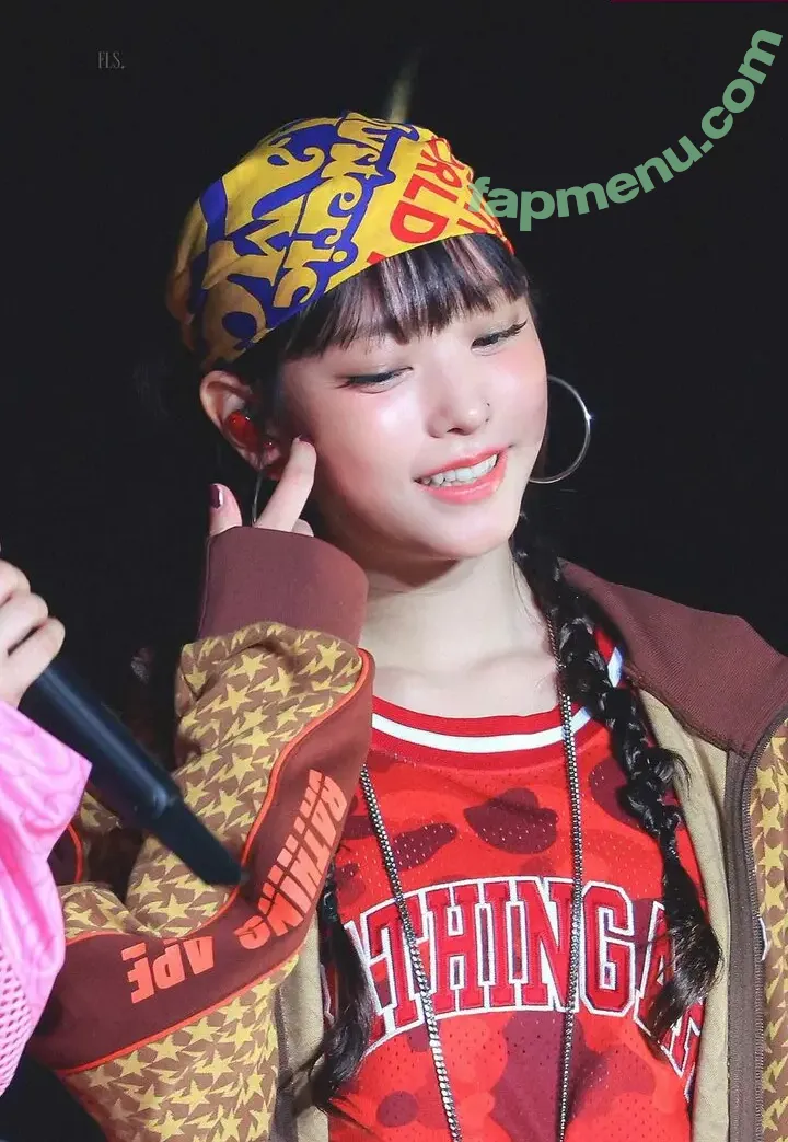 Haerin nude photo #0190 (Jeans / NewJeans_twt / newjeans_official)