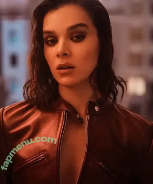 Hailee Steinfeld / hailee_steinfeld / haileesteinfeld nude photo #0352
