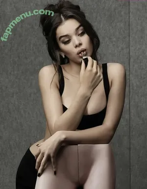 Hailee Steinfeld / hailee_steinfeld / haileesteinfeld nude photo #0355