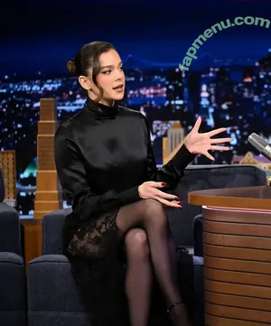 Hailee Steinfeld / hailee_steinfeld / haileesteinfeld nude photo #0457