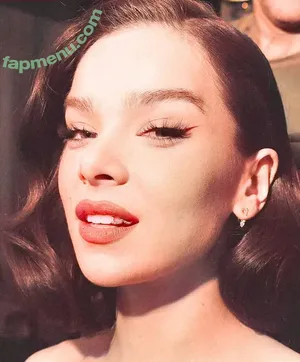 Hailee Steinfeld / hailee_steinfeld / haileesteinfeld nude photo #0482