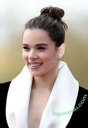 Hailee Steinfeld / hailee_steinfeld / haileesteinfeld nude photo #0489