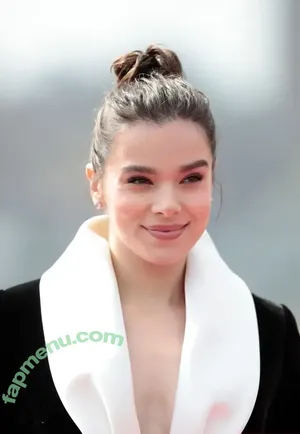 Hailee Steinfeld / hailee_steinfeld / haileesteinfeld nude photo #0490