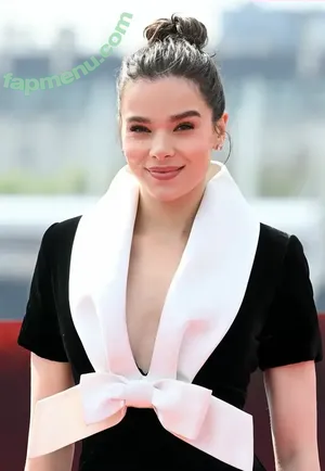 Hailee Steinfeld / hailee_steinfeld / haileesteinfeld nude photo #0497