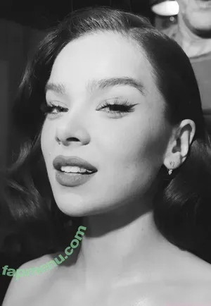 Hailee Steinfeld / hailee_steinfeld / haileesteinfeld nude photo #0632