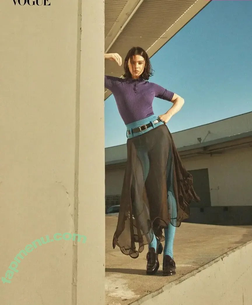 Hailee Steinfeld nude photo #0315 (hailee_steinfeld / haileesteinfeld)