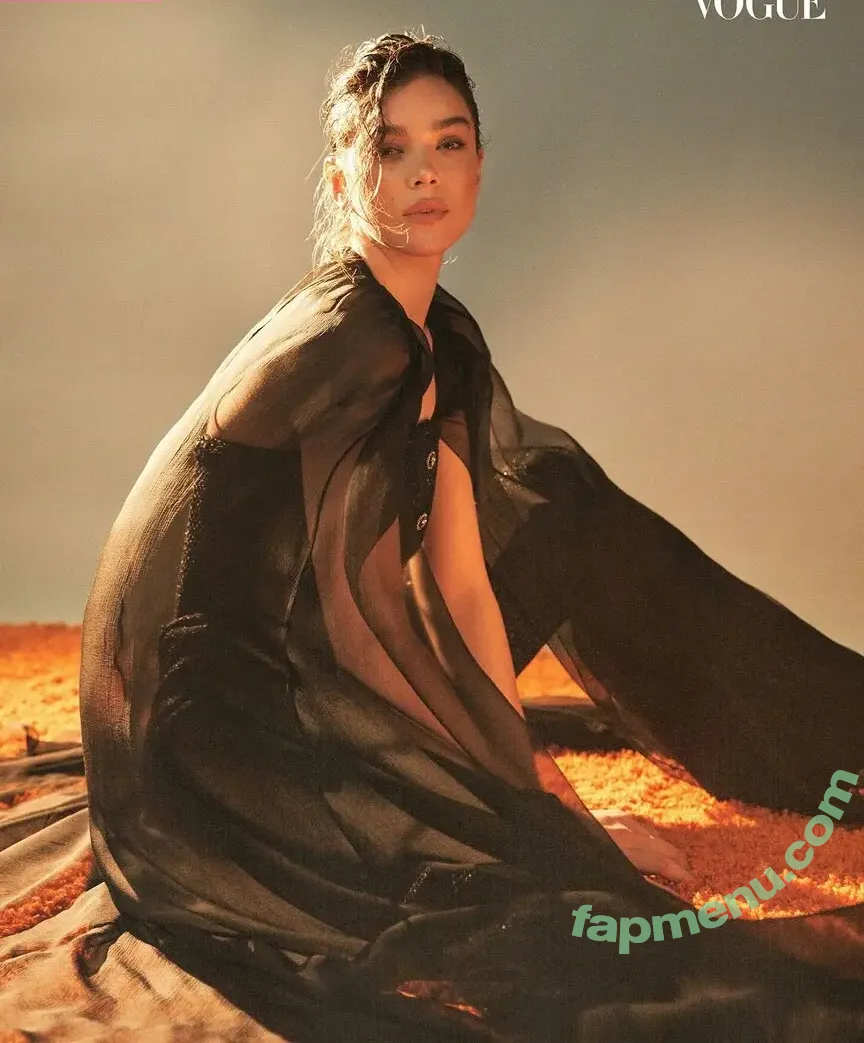 Hailee Steinfeld nude photo #0334 (hailee_steinfeld / haileesteinfeld)