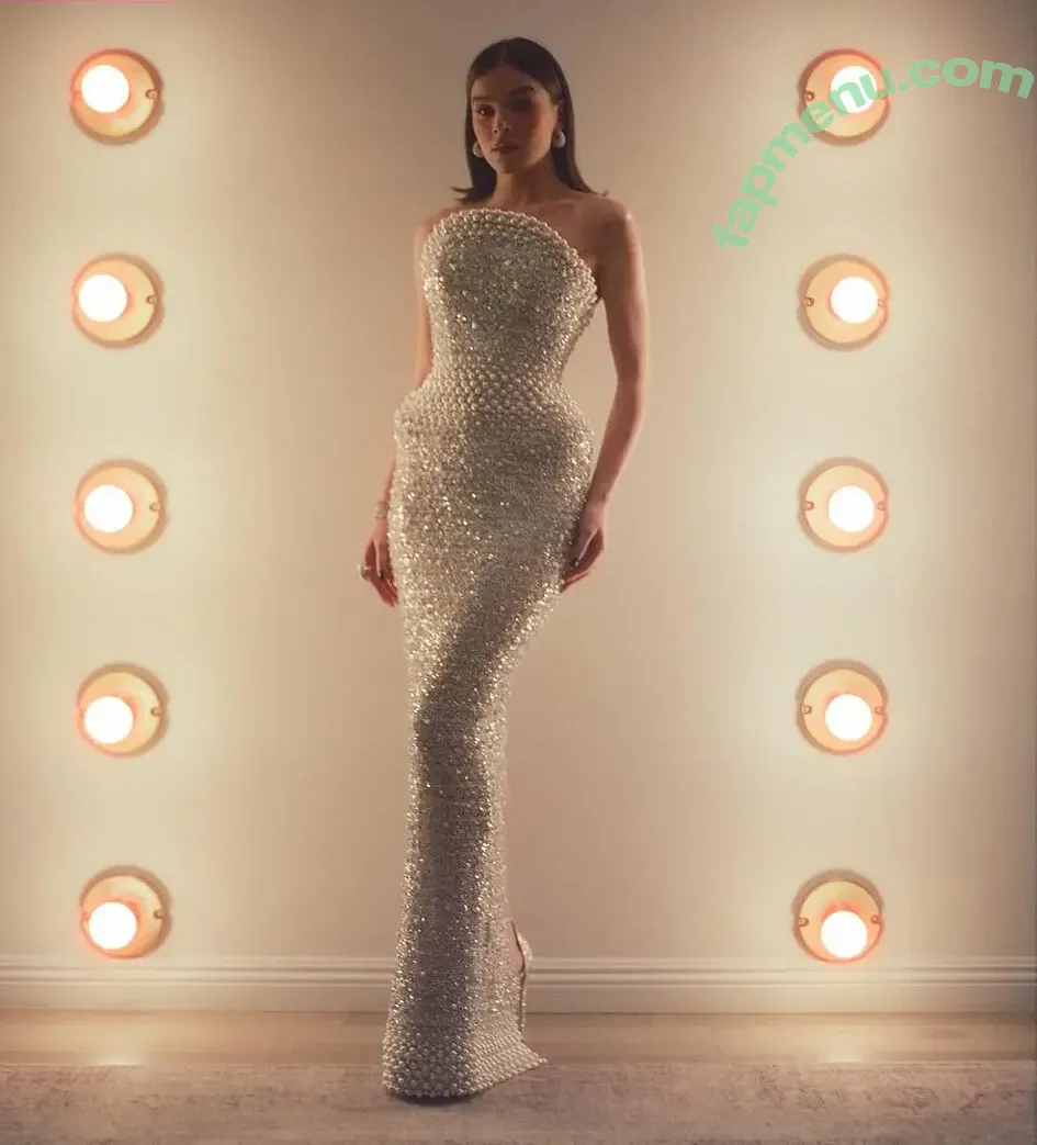 Hailee Steinfeld nude photo #0339 (hailee_steinfeld / haileesteinfeld)